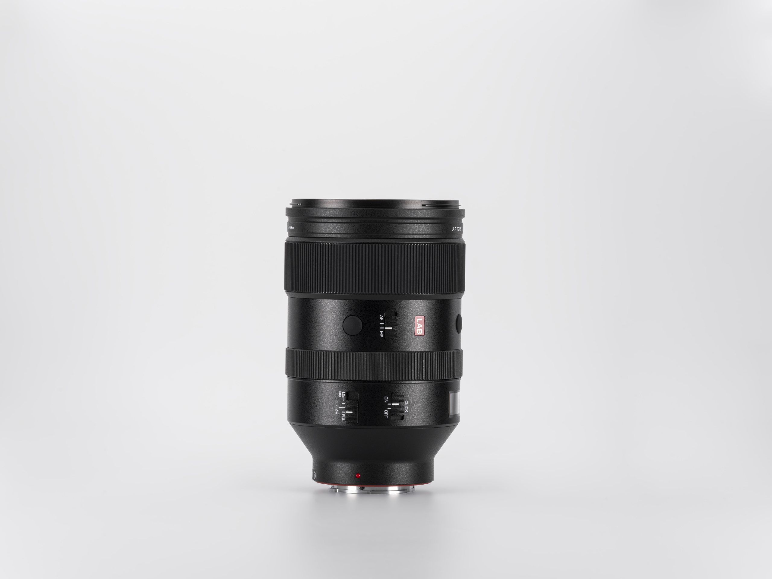 Viltrox AF 135mm F1.8 LAB Full Frame Lens for Sony E-Mount - Image 3