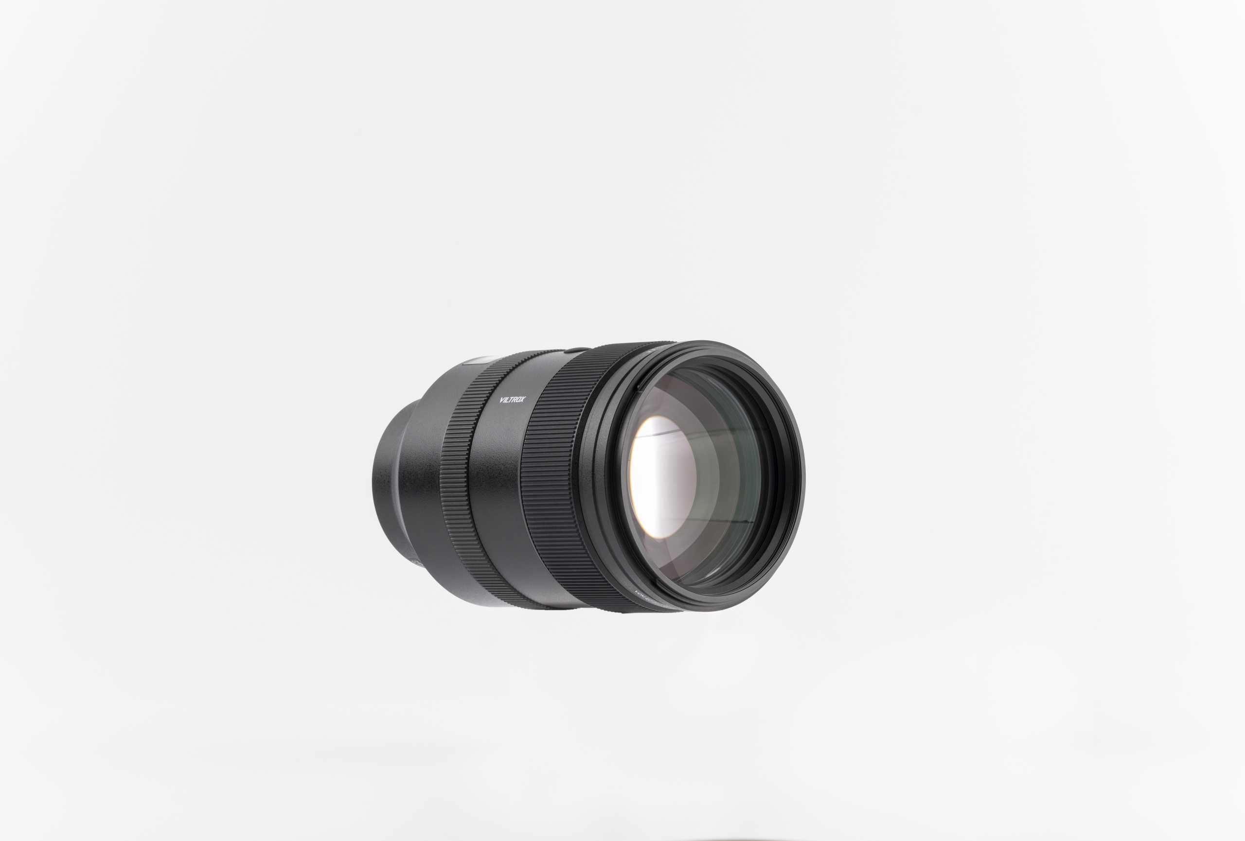 Viltrox AF 135mm F1.8 LAB Full Frame Lens for Sony E-Mount - Image 4