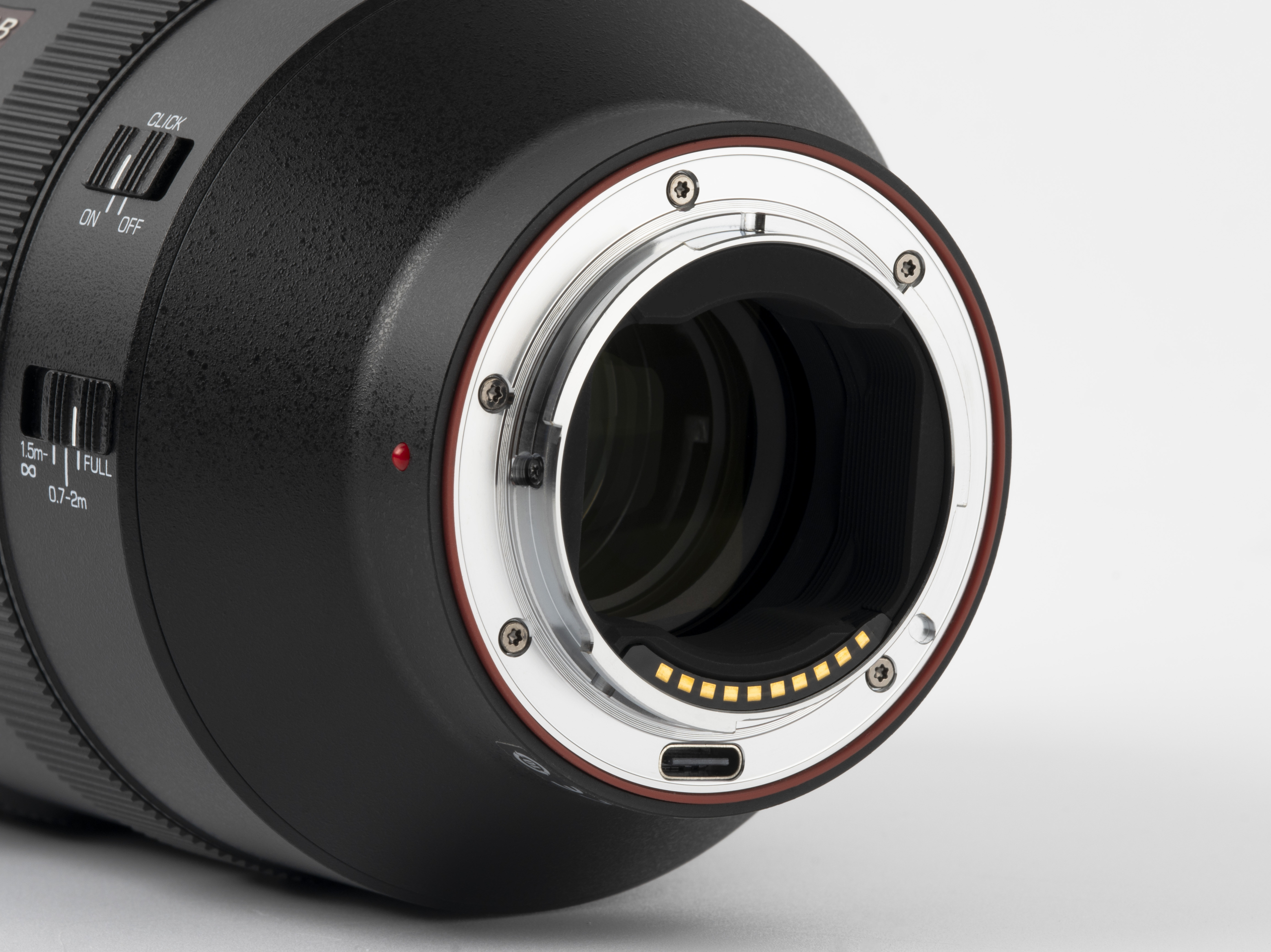 Viltrox AF 135mm F1.8 LAB Full Frame Lens for Sony E-Mount - Image 3