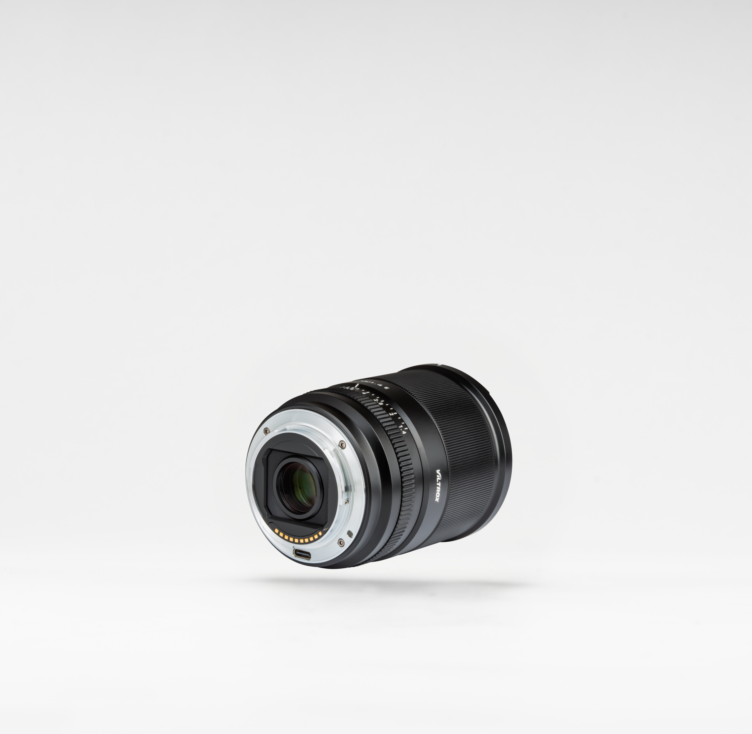 Viltrox AF 13mm F1.4 APS-C Lens for Sony E-Mount - Image 5